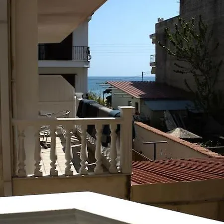 Kyra's Paralía